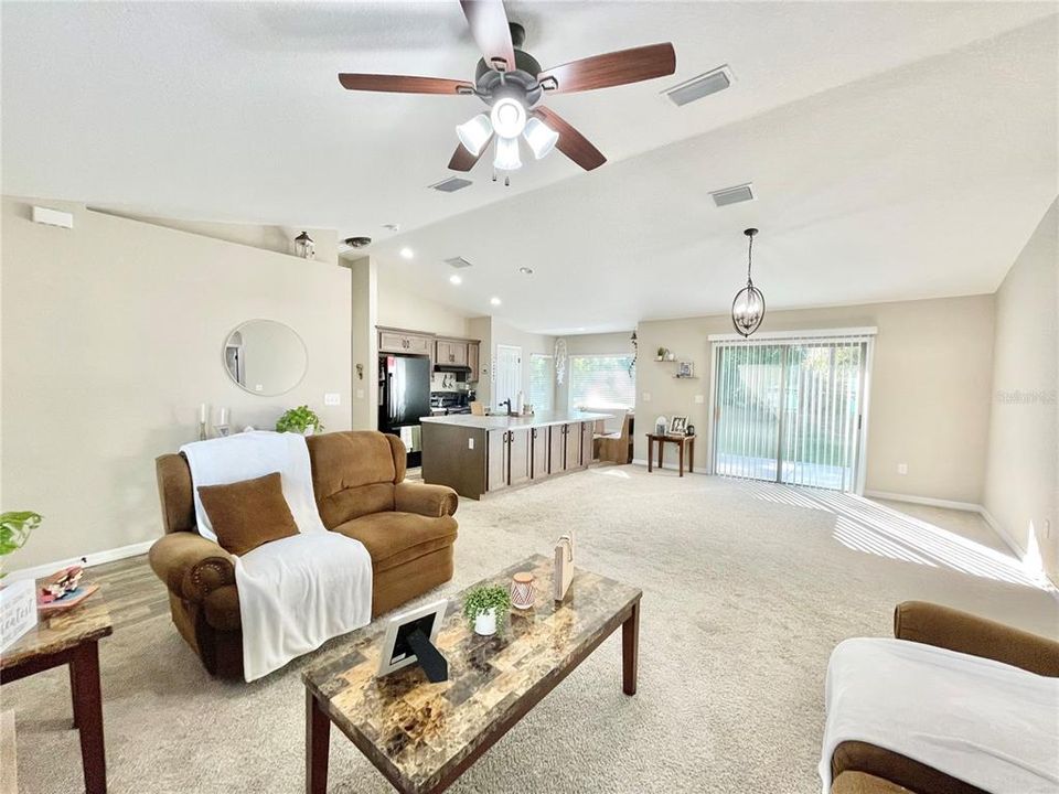 For Sale: $259,900 (3 beds, 2 baths, 1354 Square Feet)