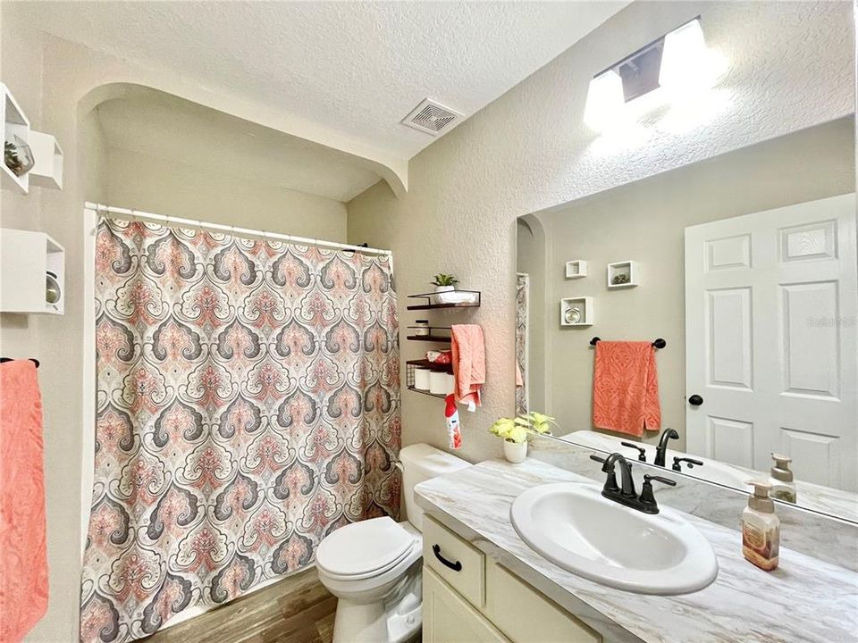 For Sale: $259,900 (3 beds, 2 baths, 1354 Square Feet)