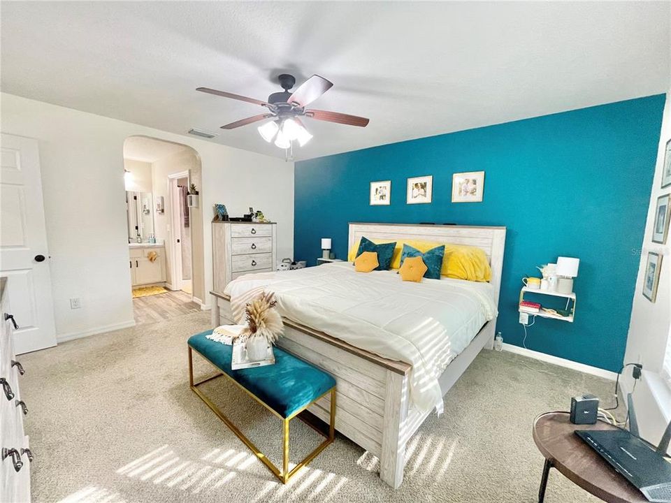 For Sale: $259,900 (3 beds, 2 baths, 1354 Square Feet)