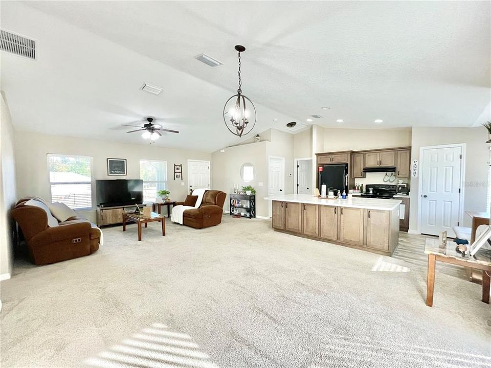 For Sale: $259,900 (3 beds, 2 baths, 1354 Square Feet)