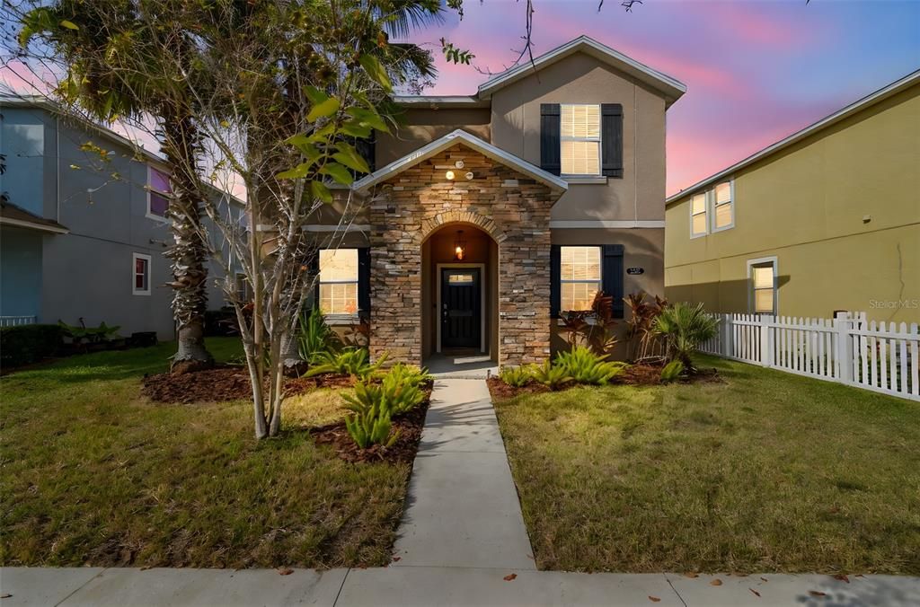 For Sale: $424,900 (5 beds, 3 baths, 2455 Square Feet)