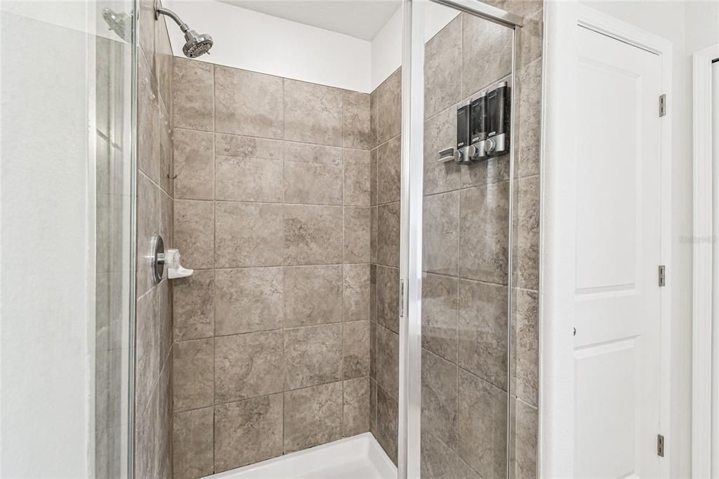 For Sale: $424,900 (5 beds, 3 baths, 2455 Square Feet)