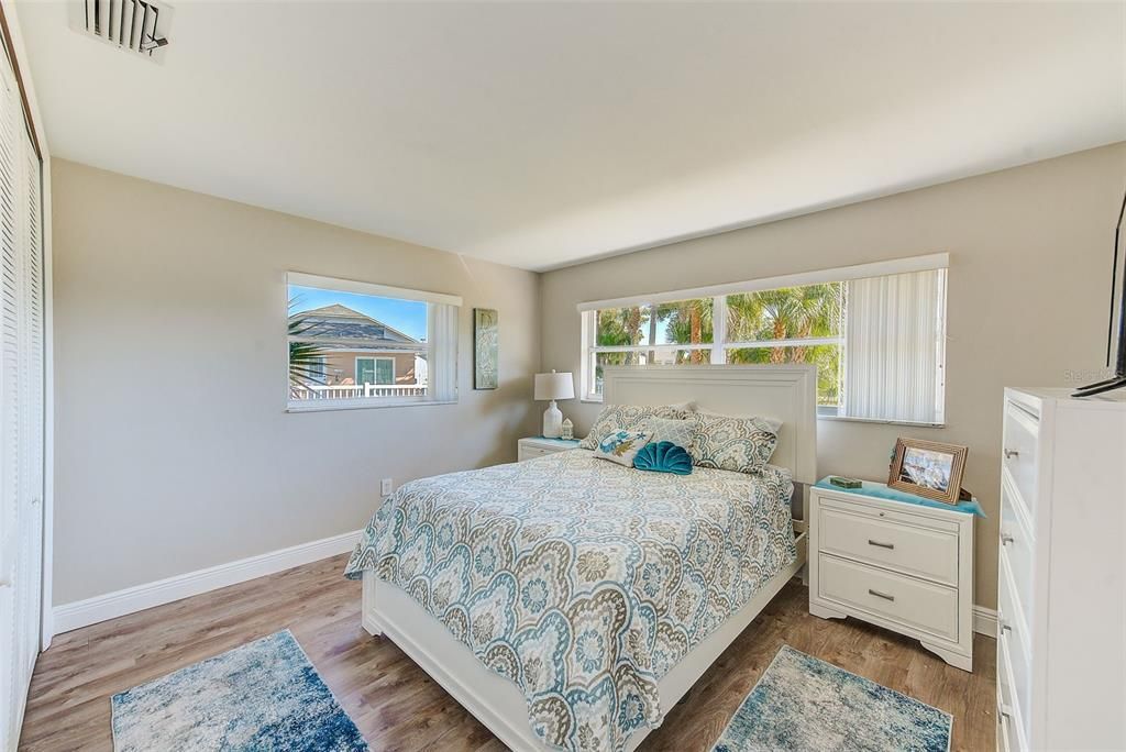 For Rent: $3,400 (3 beds, 2 baths, 1600 Square Feet)