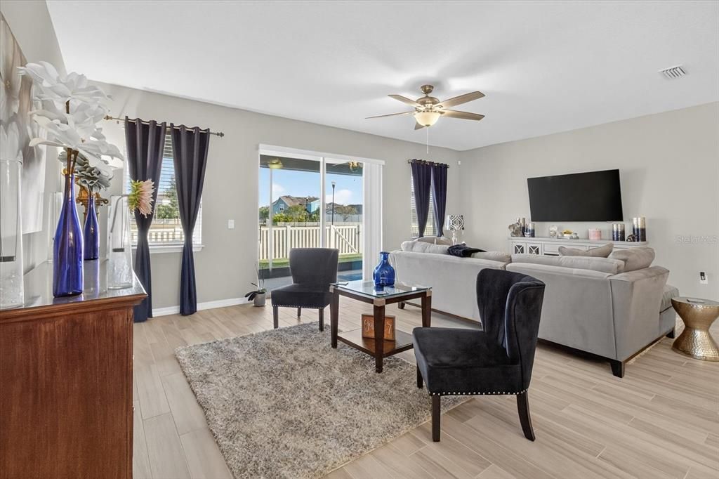 For Sale: $450,000 (3 beds, 2 baths, 2220 Square Feet)