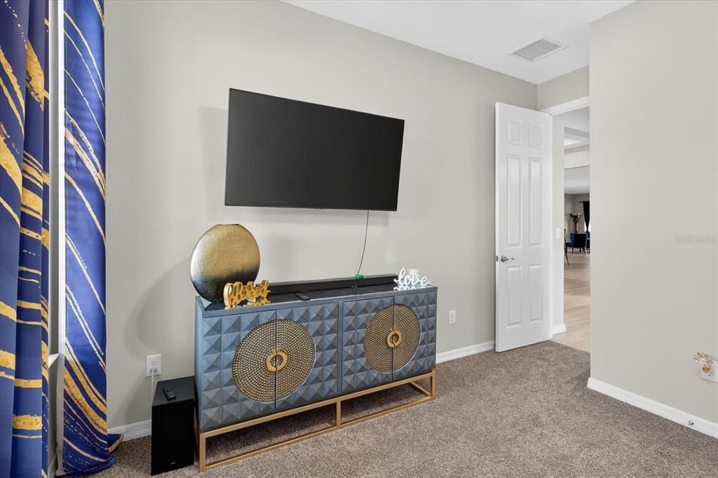 For Sale: $450,000 (3 beds, 2 baths, 2220 Square Feet)