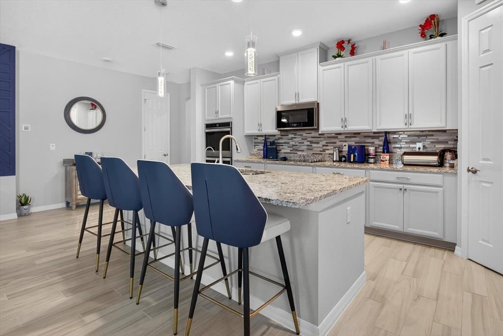 For Sale: $450,000 (3 beds, 2 baths, 2220 Square Feet)