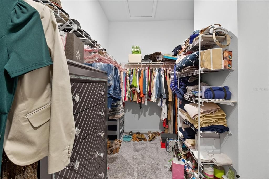 For Sale: $450,000 (3 beds, 2 baths, 2220 Square Feet)