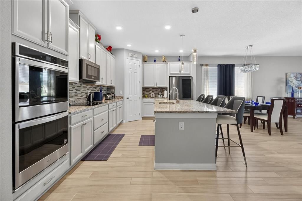 For Sale: $450,000 (3 beds, 2 baths, 2220 Square Feet)