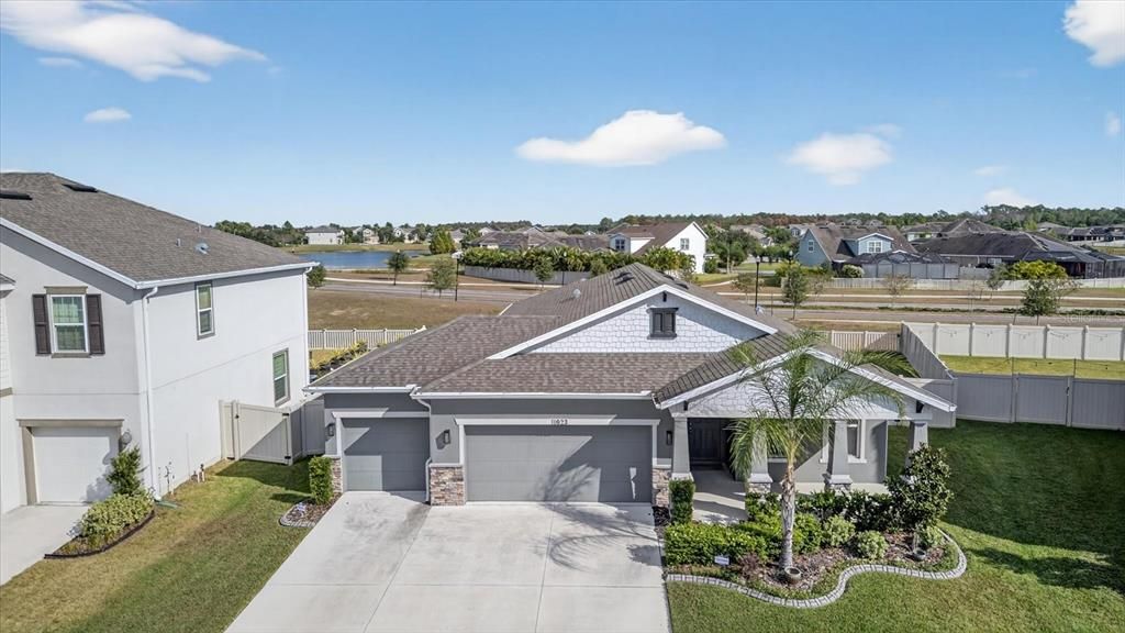 For Sale: $450,000 (3 beds, 2 baths, 2220 Square Feet)