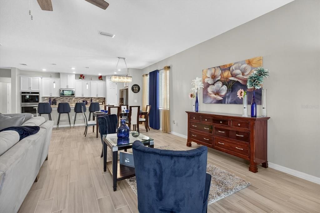 For Sale: $450,000 (3 beds, 2 baths, 2220 Square Feet)