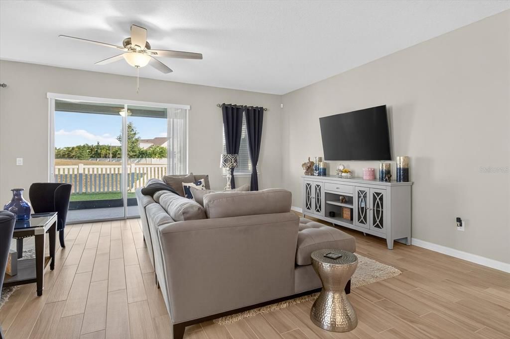 For Sale: $450,000 (3 beds, 2 baths, 2220 Square Feet)