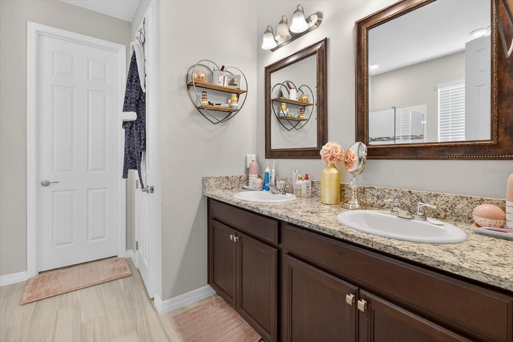 For Sale: $450,000 (3 beds, 2 baths, 2220 Square Feet)