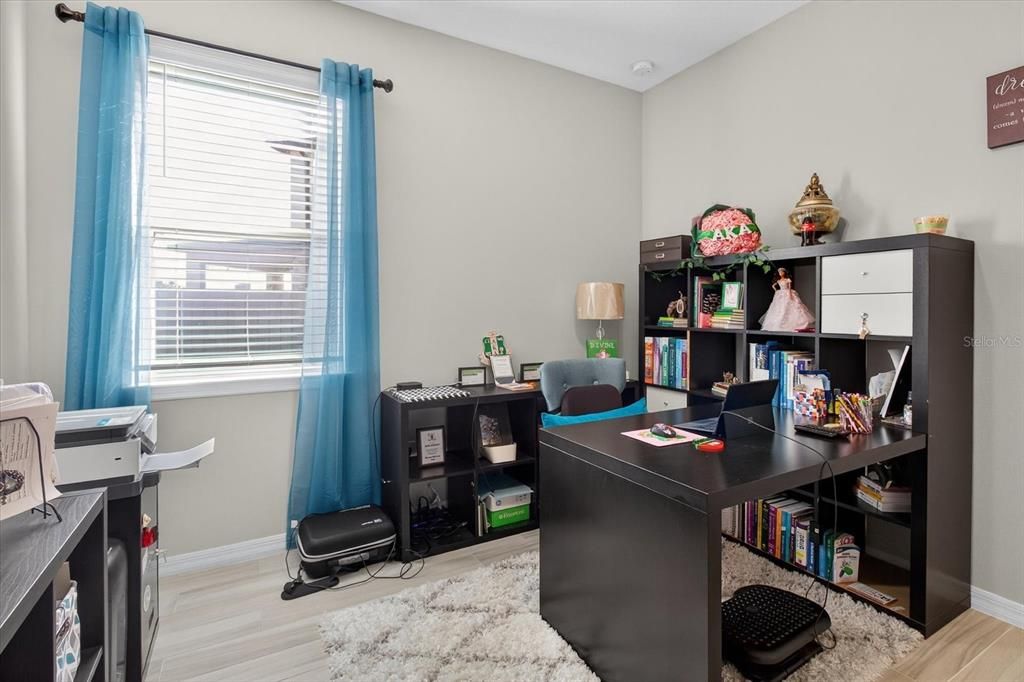 For Sale: $450,000 (3 beds, 2 baths, 2220 Square Feet)