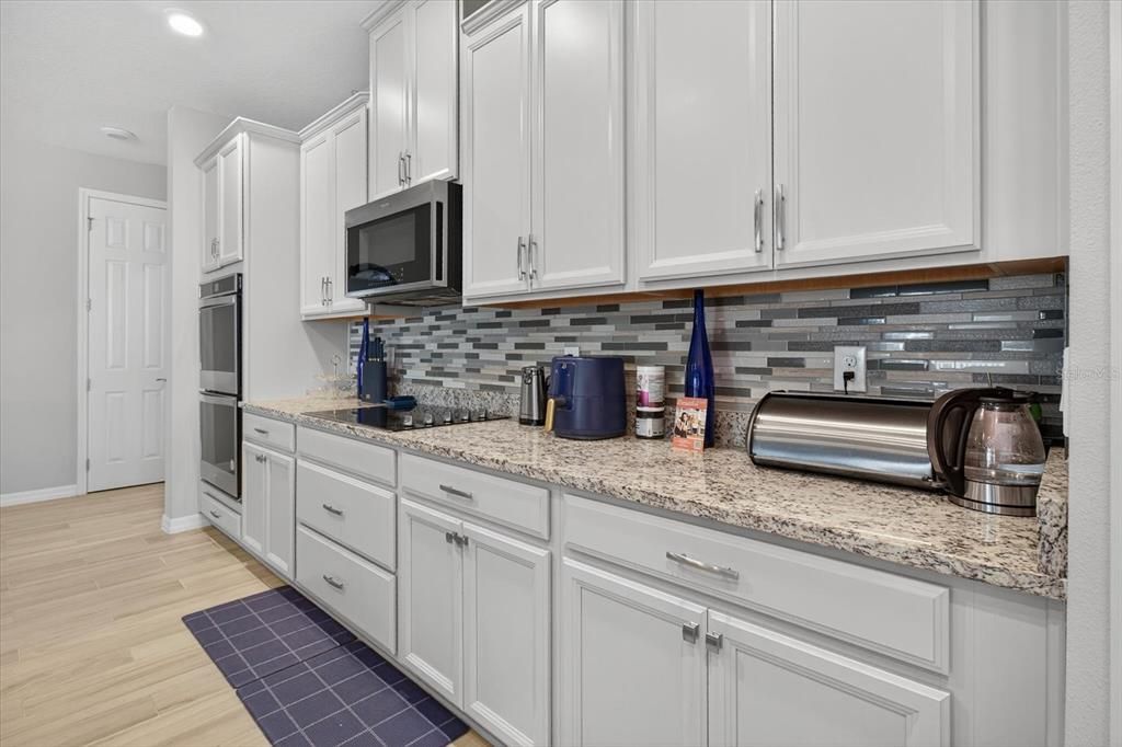 For Sale: $450,000 (3 beds, 2 baths, 2220 Square Feet)