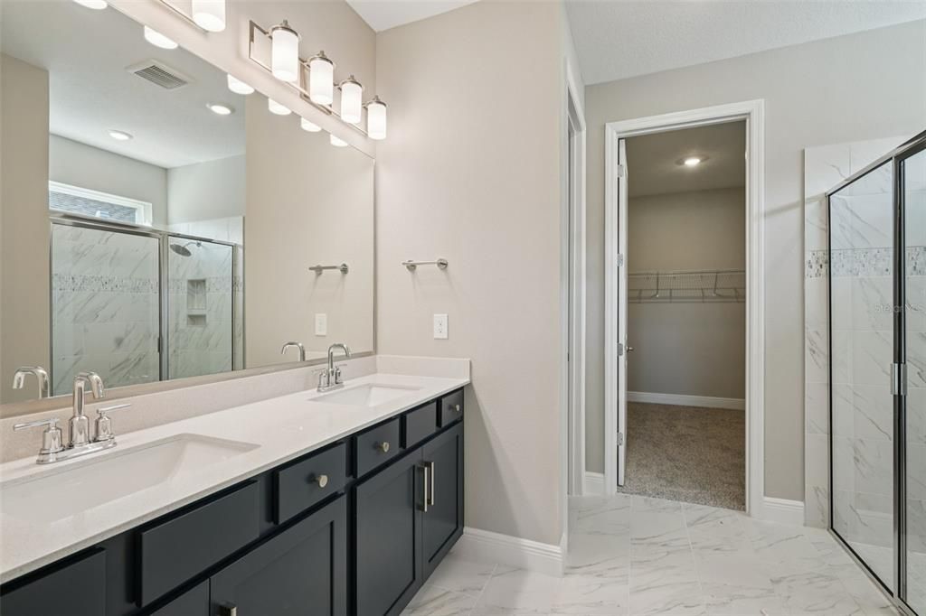 En Venta: $421,680 (4 camas, 3 baños, 2190 Pies cuadrados)