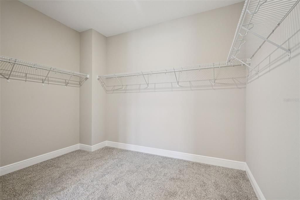 En Venta: $421,680 (4 camas, 3 baños, 2190 Pies cuadrados)