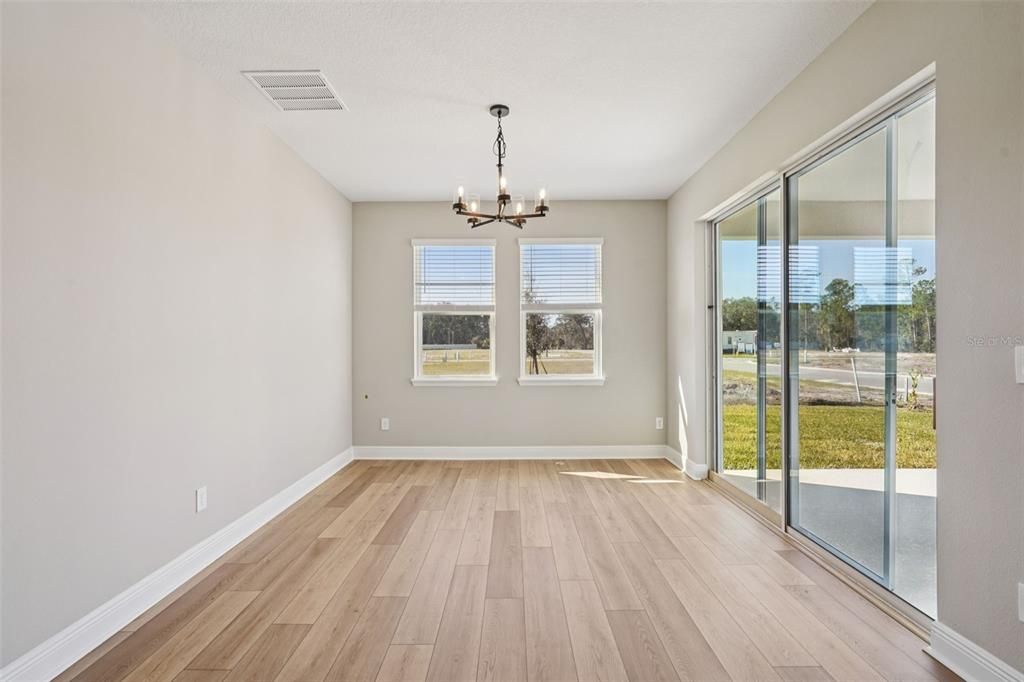 En Venta: $421,680 (4 camas, 3 baños, 2190 Pies cuadrados)