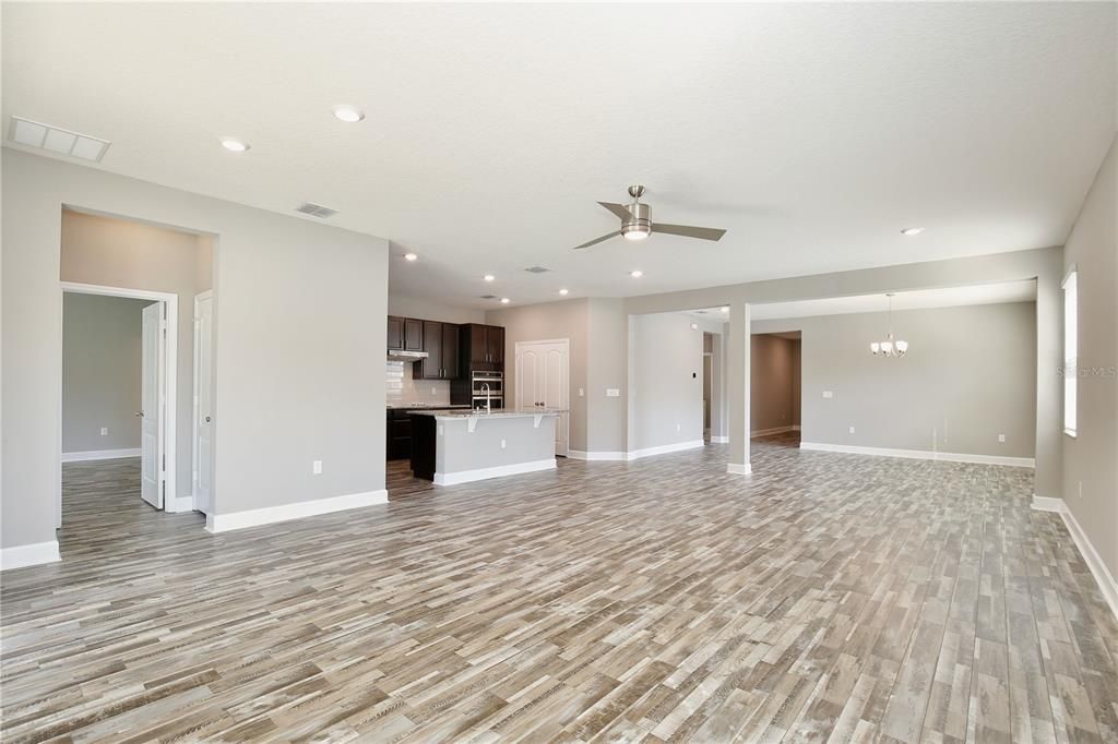 出租: $2,875 (4 贝兹, 3 浴室, 2313 平方英尺)