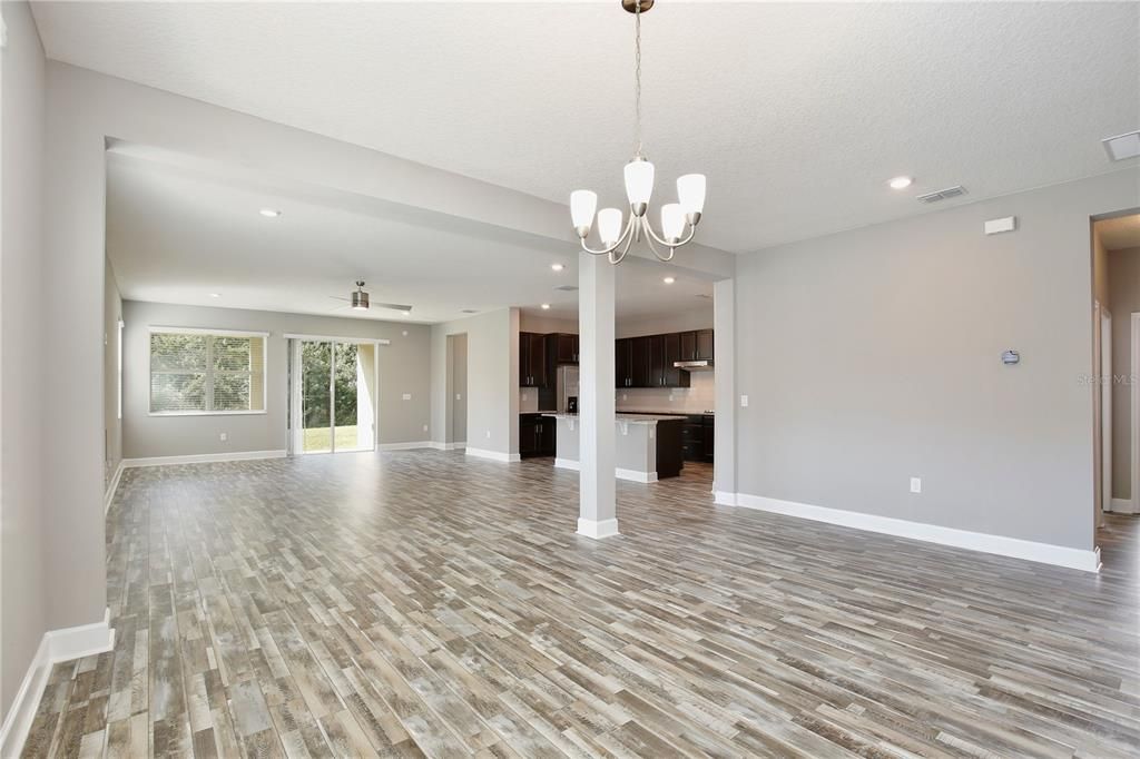 出租: $2,875 (4 贝兹, 3 浴室, 2313 平方英尺)