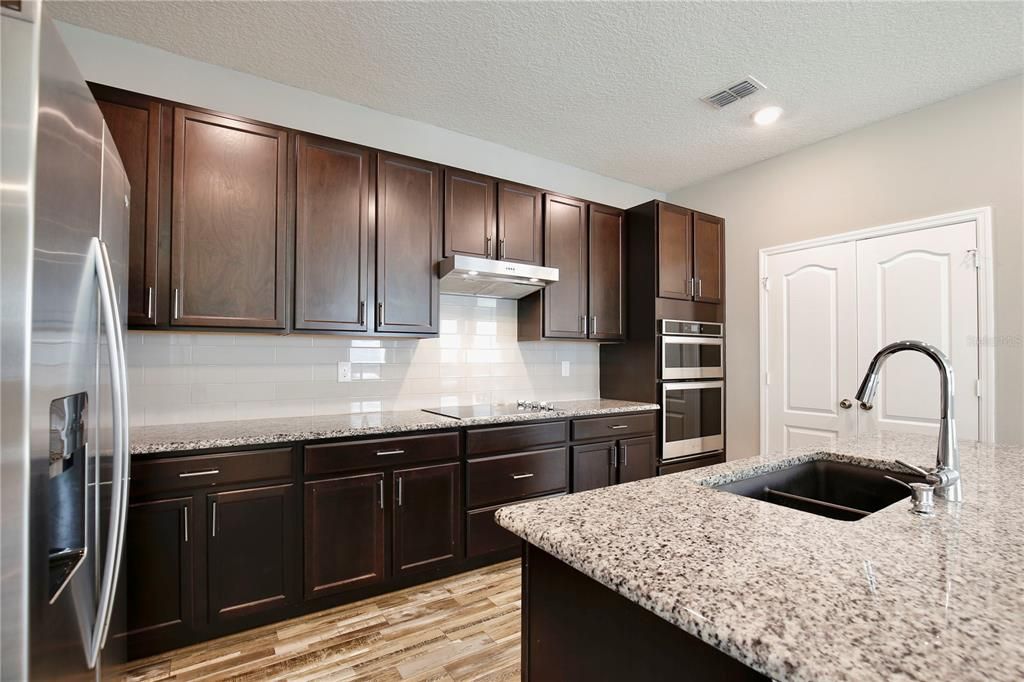 出租: $2,875 (4 贝兹, 3 浴室, 2313 平方英尺)