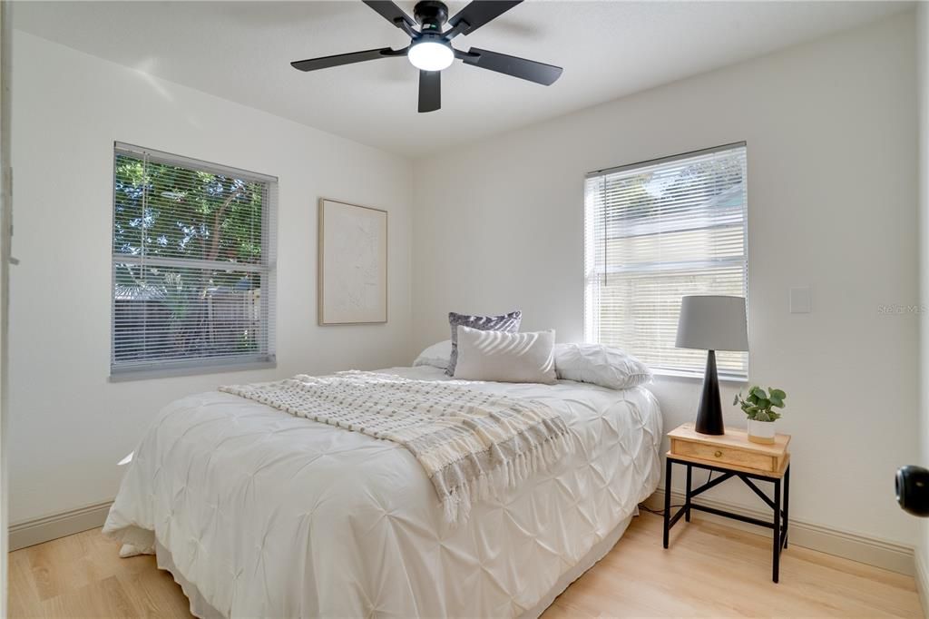 Active With Contract: $279,000 (2 beds, 1 baths, 676 Square Feet)