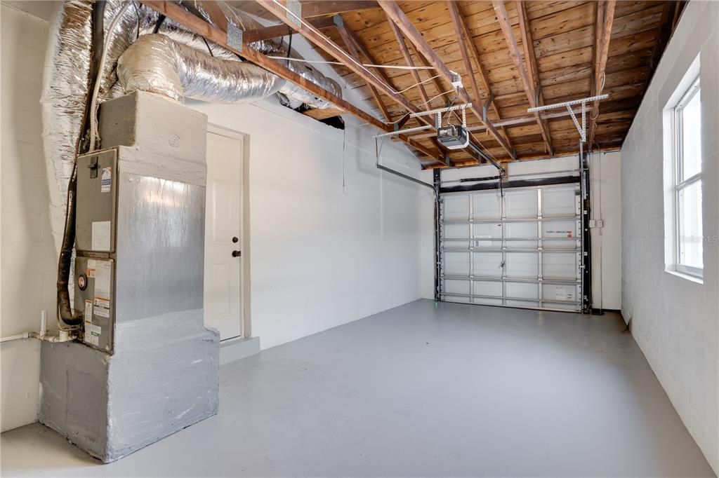 Active With Contract: $279,000 (2 beds, 1 baths, 676 Square Feet)