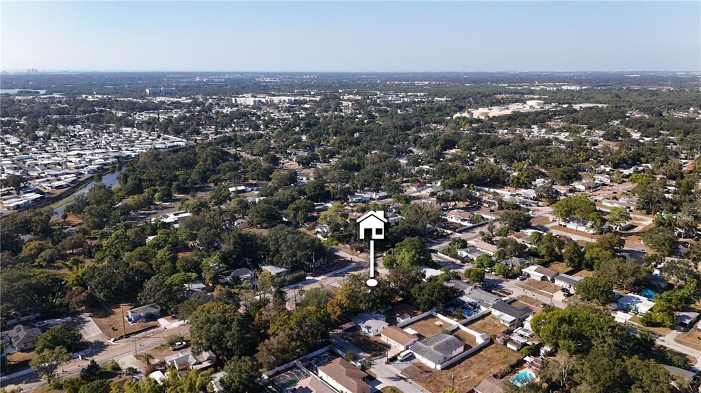 Active With Contract: $279,000 (2 beds, 1 baths, 676 Square Feet)