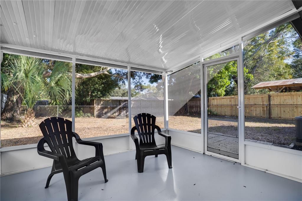 Active With Contract: $279,000 (2 beds, 1 baths, 676 Square Feet)