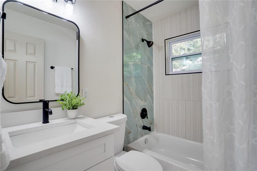 Active With Contract: $279,000 (2 beds, 1 baths, 676 Square Feet)