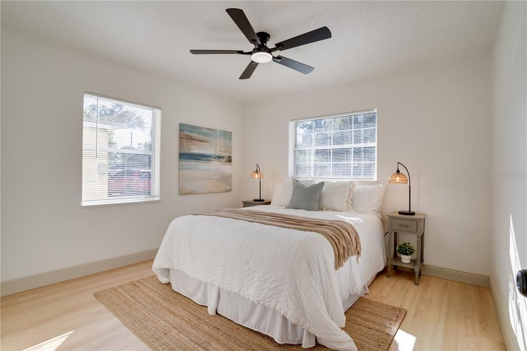 Active With Contract: $279,000 (2 beds, 1 baths, 676 Square Feet)