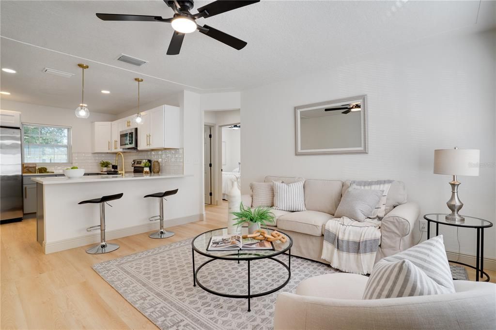 Active With Contract: $279,000 (2 beds, 1 baths, 676 Square Feet)