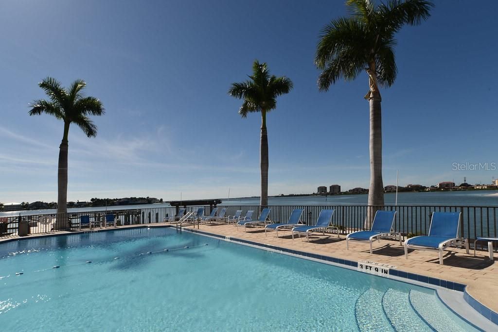 待售: $325,000 (1 贝兹, 1 浴室, 1185 平方英尺)