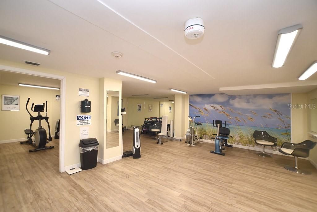 待售: $325,000 (1 贝兹, 1 浴室, 1185 平方英尺)