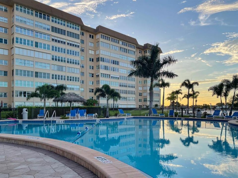 待售: $325,000 (1 贝兹, 1 浴室, 1185 平方英尺)