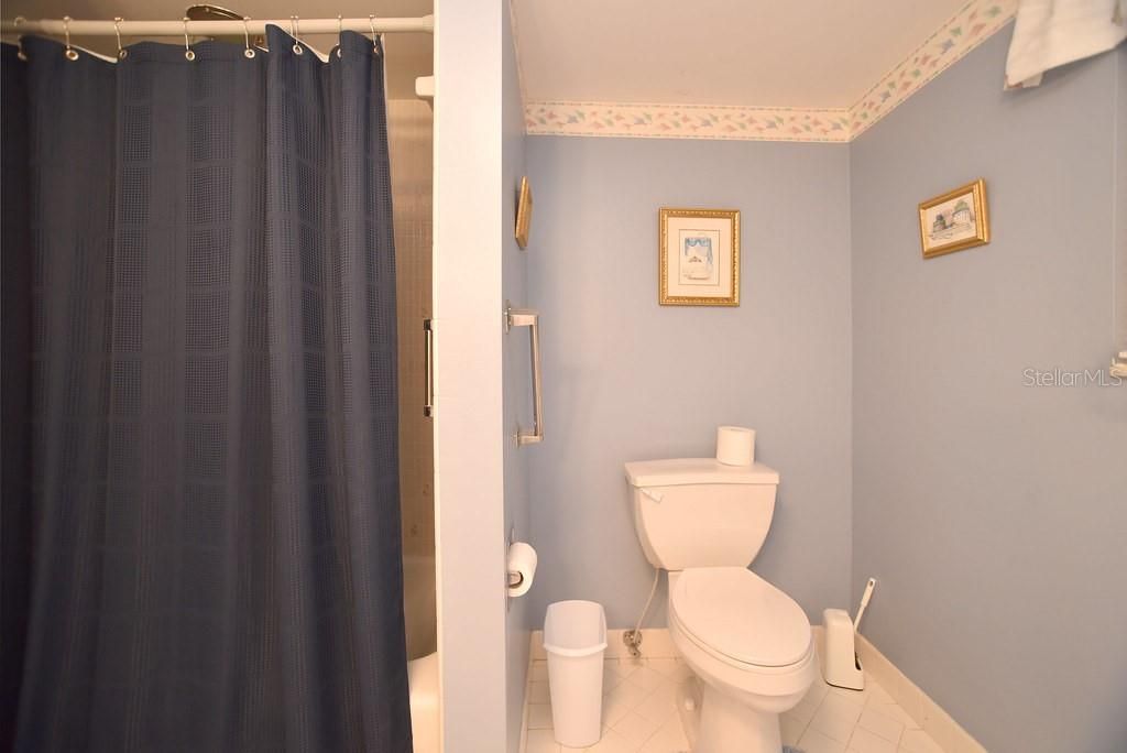 待售: $325,000 (1 贝兹, 1 浴室, 1185 平方英尺)