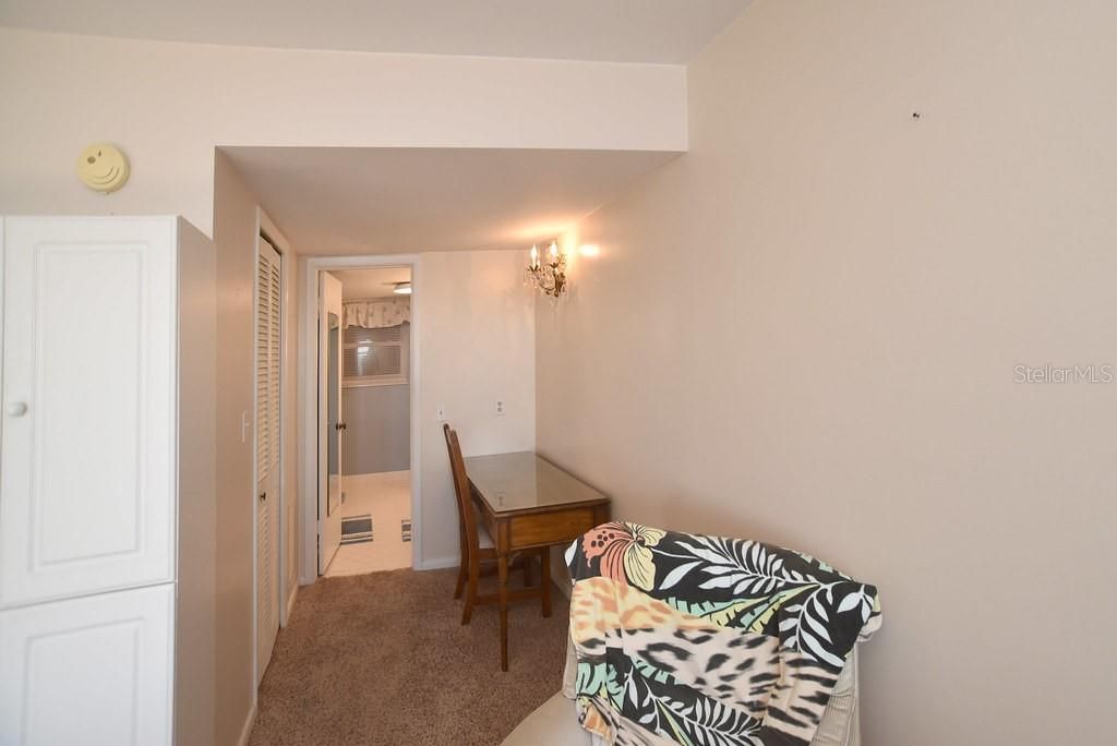 待售: $325,000 (1 贝兹, 1 浴室, 1185 平方英尺)