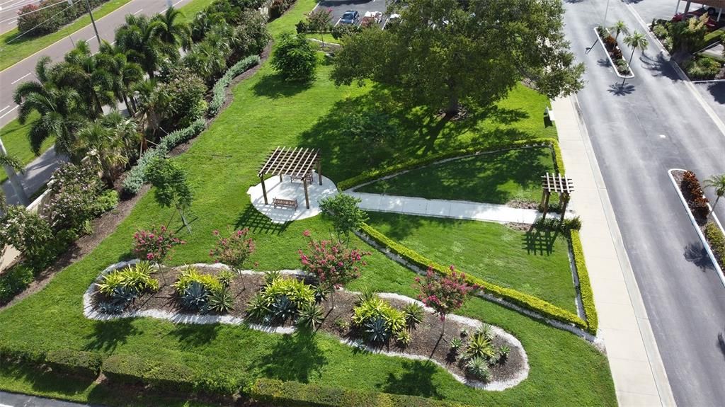 待售: $325,000 (1 贝兹, 1 浴室, 1185 平方英尺)