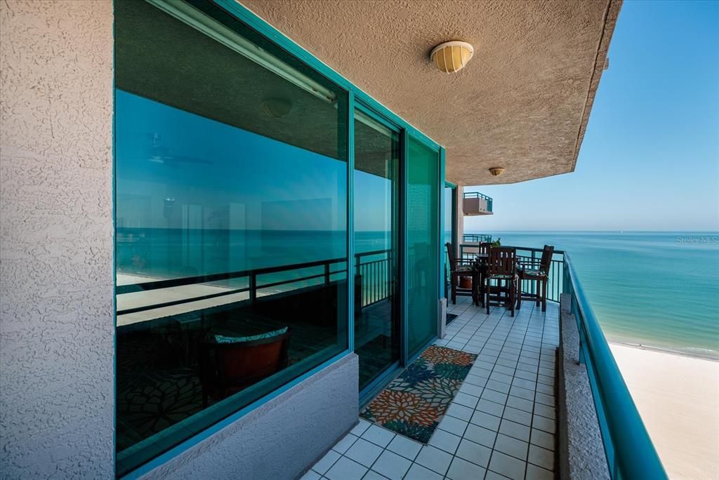 待售: $1,075,000 (2 贝兹, 2 浴室, 1377 平方英尺)