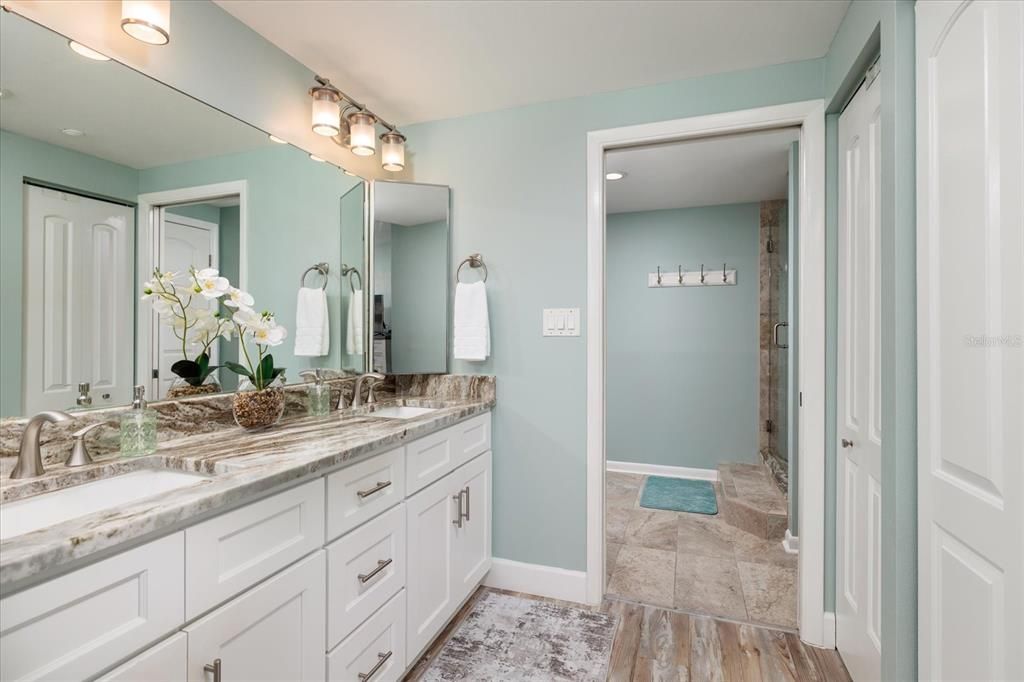 待售: $1,075,000 (2 贝兹, 2 浴室, 1377 平方英尺)