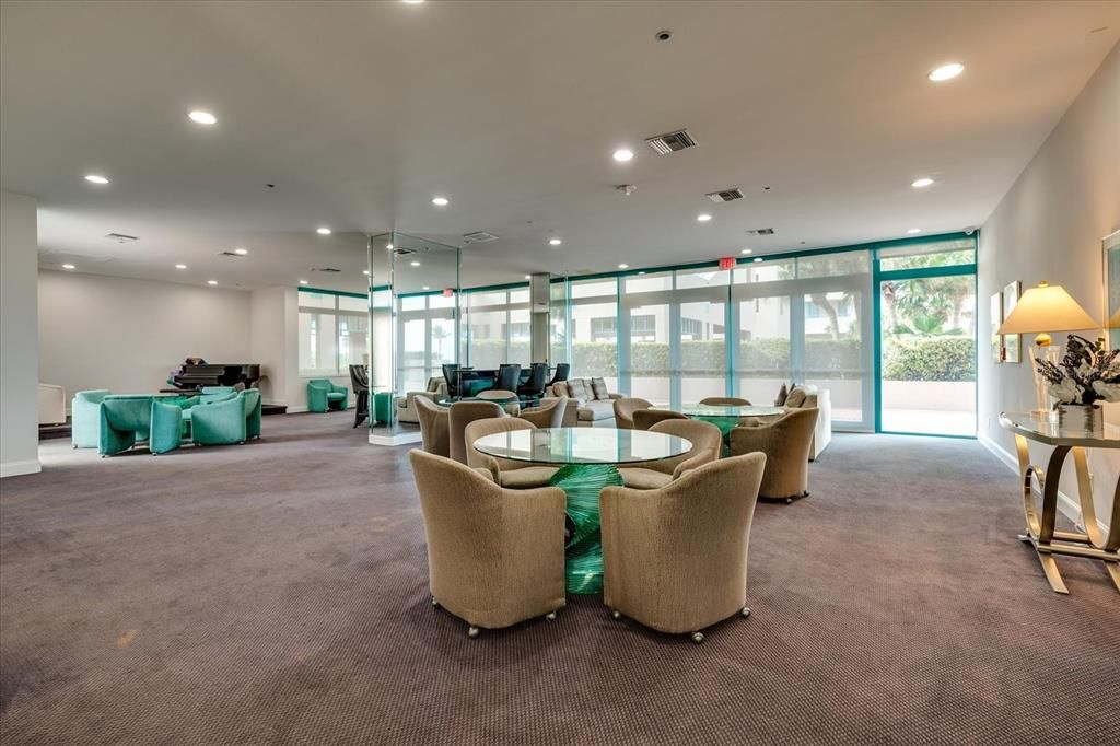 待售: $1,075,000 (2 贝兹, 2 浴室, 1377 平方英尺)