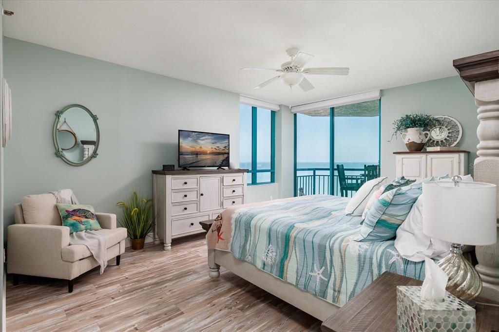 待售: $1,075,000 (2 贝兹, 2 浴室, 1377 平方英尺)