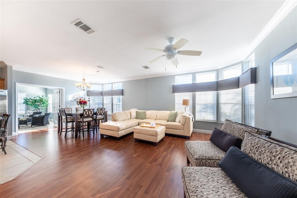 В аренду: $3,500 (2 спален, 2 ванн, 1776 Квадратных фут)