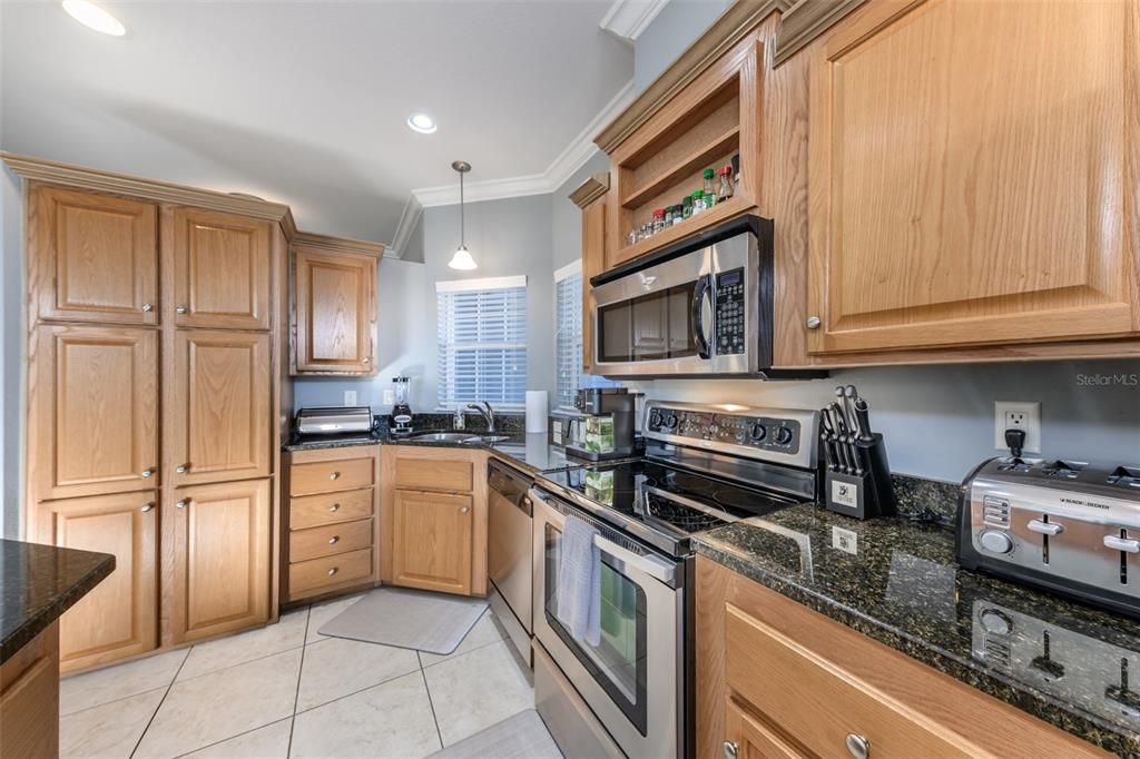 В аренду: $3,500 (2 спален, 2 ванн, 1776 Квадратных фут)