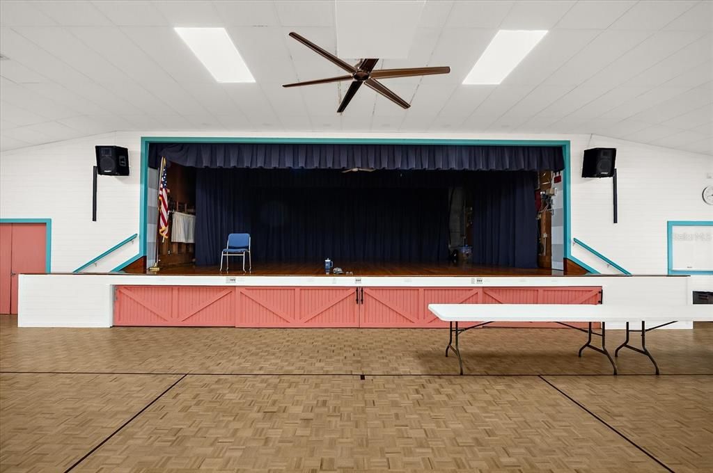 For Sale: $425,000 (2 beds, 2 baths, 1138 Square Feet)