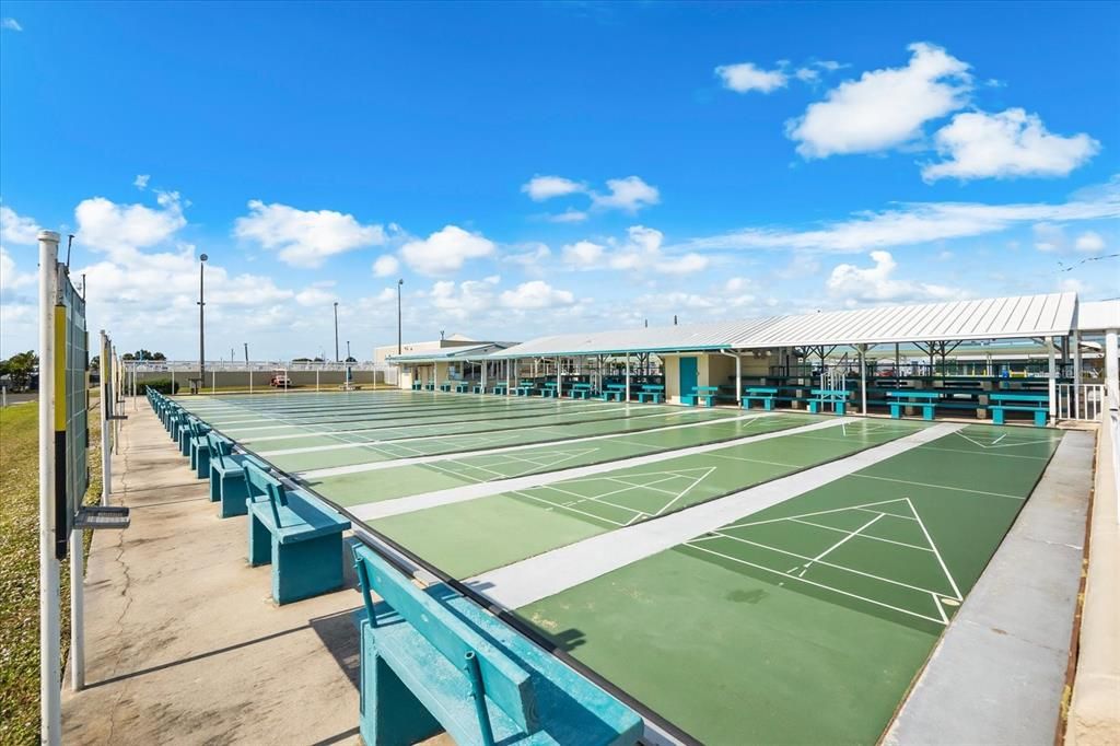 For Sale: $425,000 (2 beds, 2 baths, 1138 Square Feet)