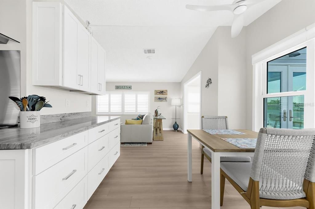 For Sale: $425,000 (2 beds, 2 baths, 1138 Square Feet)