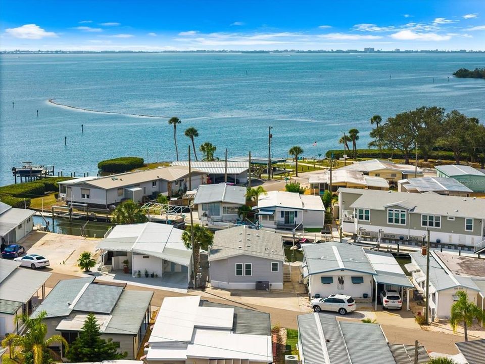 For Sale: $425,000 (2 beds, 2 baths, 1138 Square Feet)