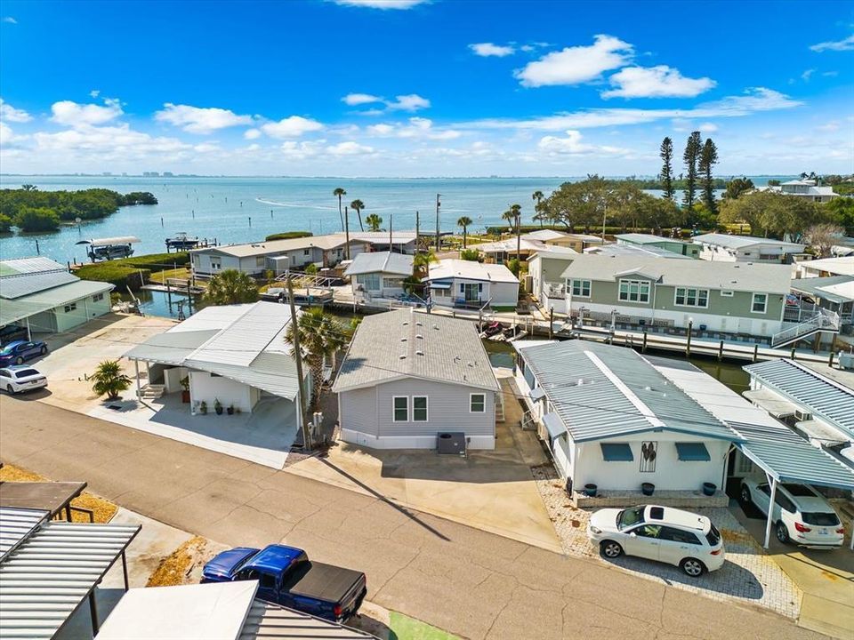 For Sale: $425,000 (2 beds, 2 baths, 1138 Square Feet)