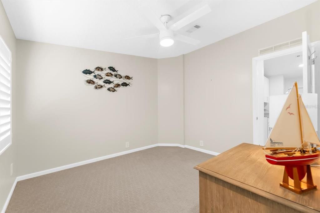 For Sale: $425,000 (2 beds, 2 baths, 1138 Square Feet)