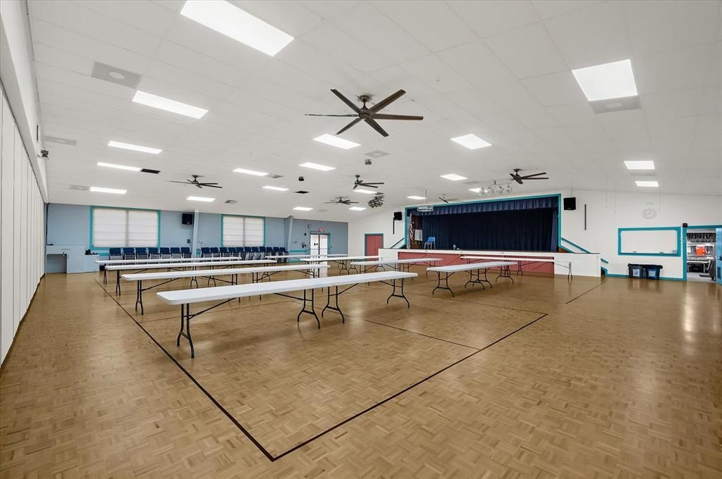 For Sale: $425,000 (2 beds, 2 baths, 1138 Square Feet)